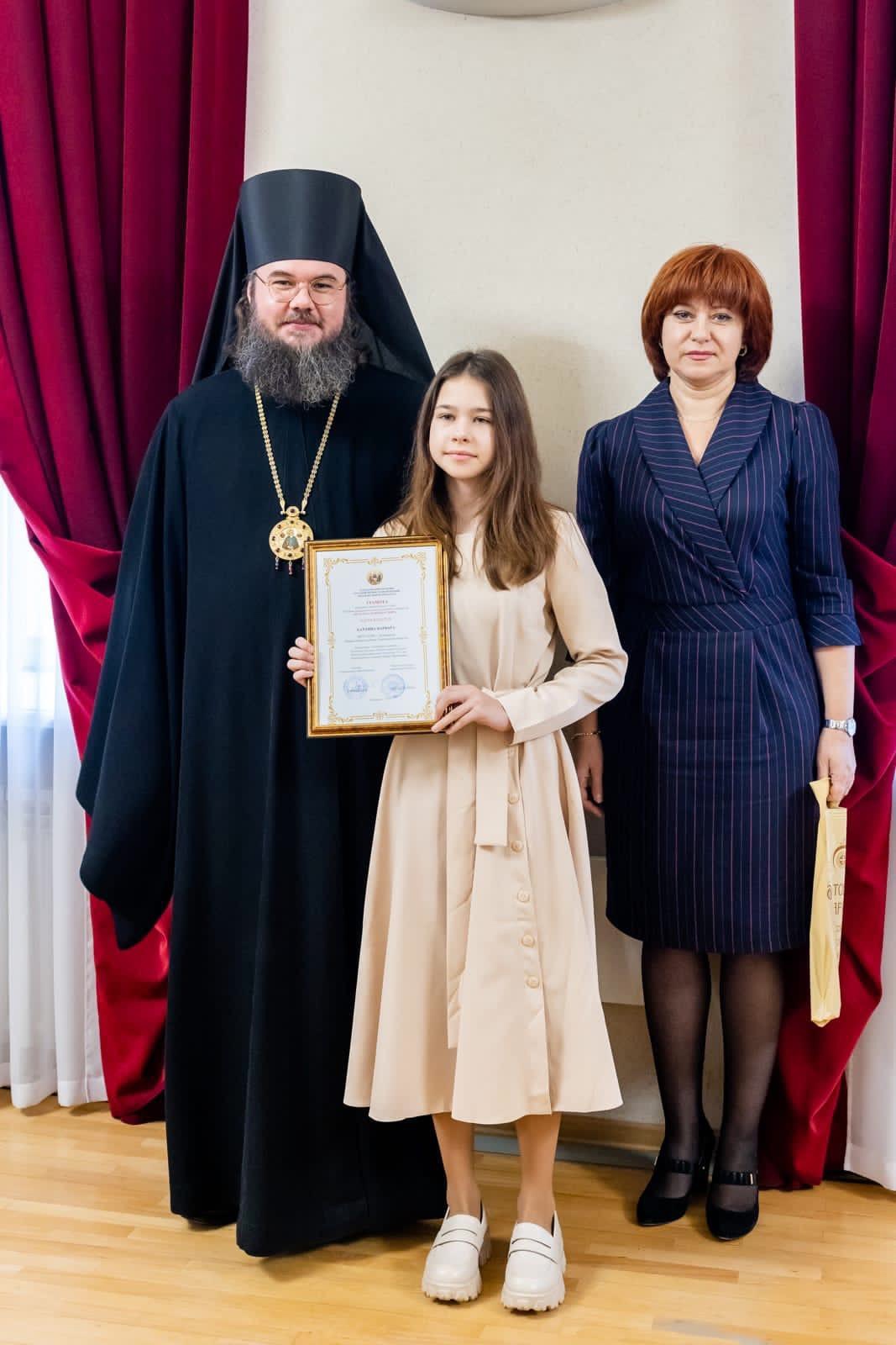 Ученица 6 класса МОУ-СОШ с. Звонаревка стала финалистом регионального этапа Международного конкурса детского творчества «Красота Божьего мира».
